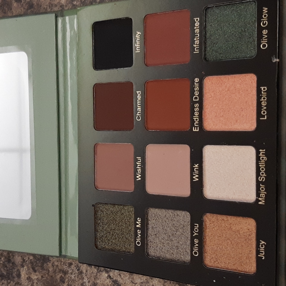 Violet Voss Olive You Forever eyeshadow pallette
